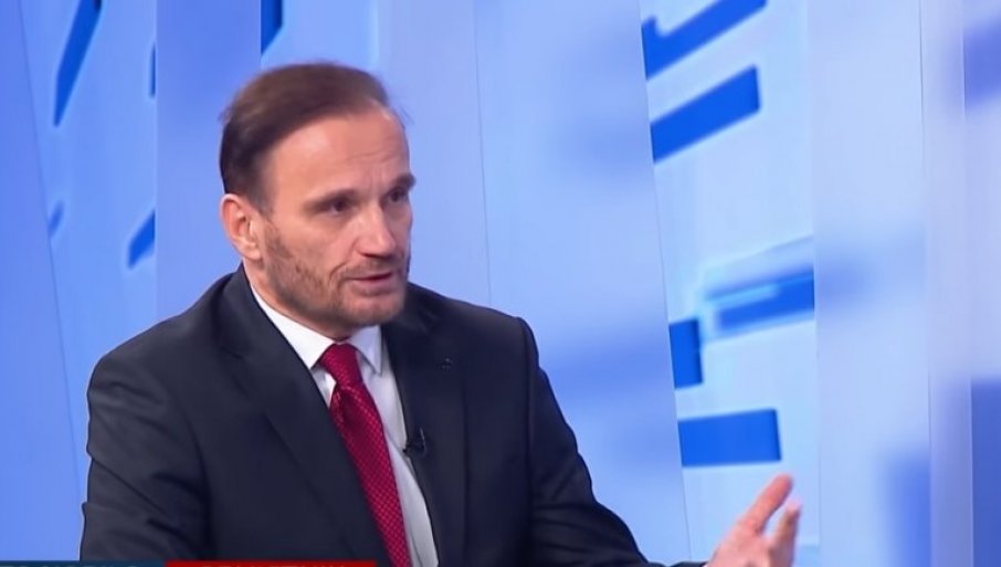 USTAŠKI DERNEK I MLADI KOJI UZVIKUJU „ZA DOM SPREMNI“: Hrvatski advokat Anto Nobilo o Tompsonovom koncertu