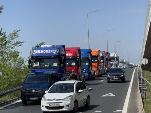 BiH NA IVICI KOLAPSA TRANSPORTNOG SEKTORA: Prevoznici upozoravaju na opasnost od gašenja firmi i gubitka radnih mjesta