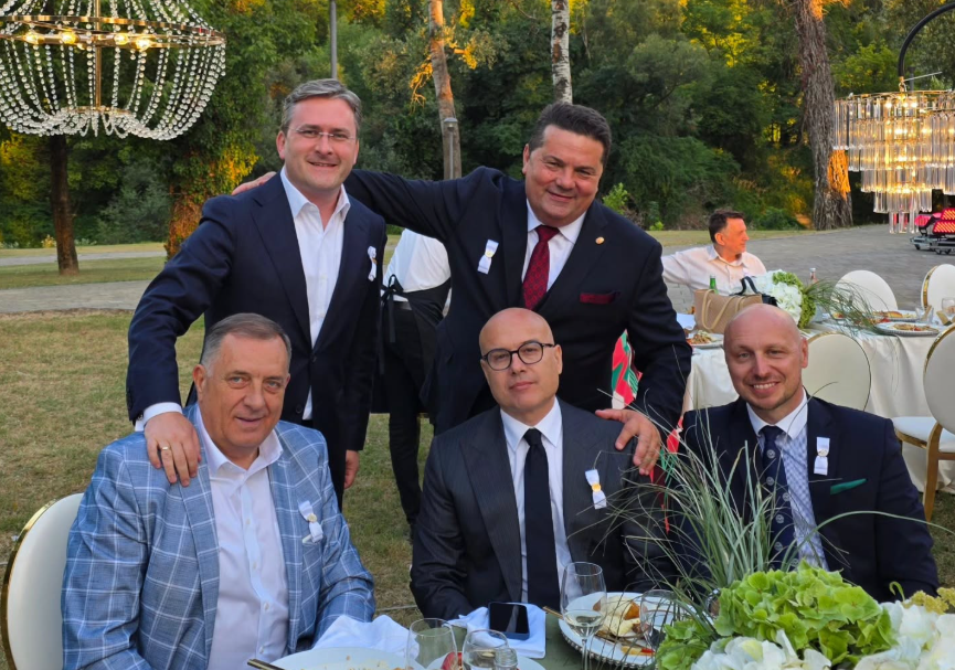 DODIK, VUČEVIĆ I SELAKOVIĆ NA SLAVLJU KOD STEVANDIĆA: „Nije nikakva zavjera, već srpska svadba“ (FOTO)