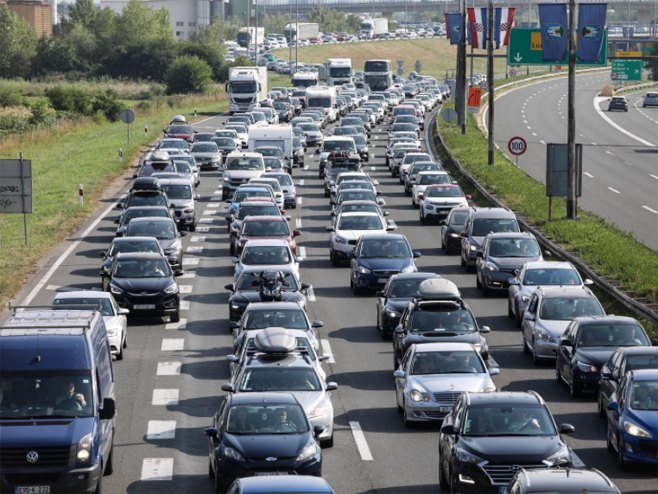 ZBOG UDESA ZBOG ZAGREBA: Kolona duga oko devet kilometara u smjeru Bregane