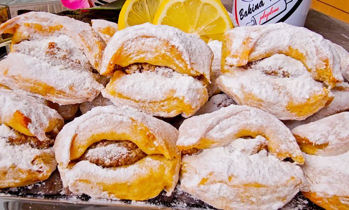 ПОСНИ САЛЧИЋИ БЕЗ КВАСЦА И ЈАЈА: Посластица која осваја на први залогај