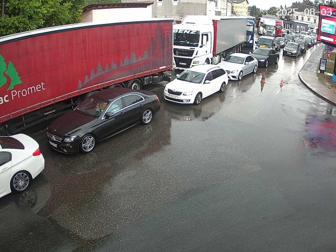OGROMNE KOLONE AUTOMOBILA NA GRANICAMA IZ BiH: Pogledajte koliko se čeka na graničnim prelzima
