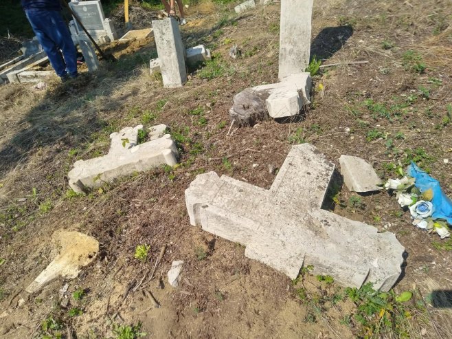 VANDALIZAM U KAKNJU NEMA KRAJA: U selu Gnjilice do 1997. godine srušeno 55 pravoslavnih spomenika