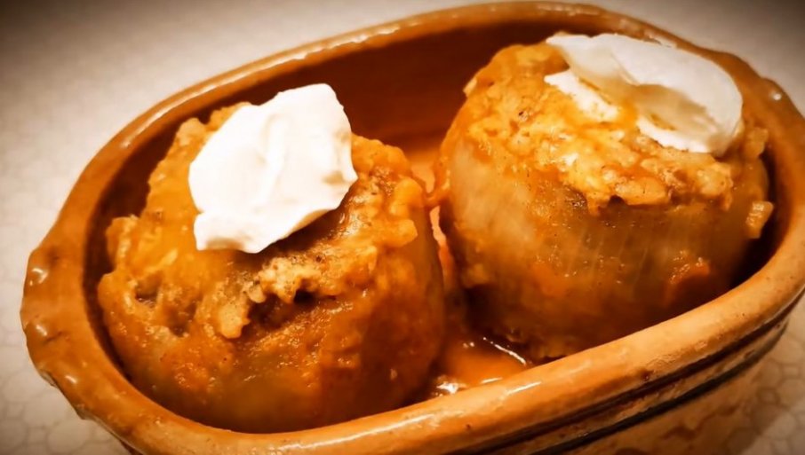 PUNJENI LUK: Iznenadite ukućane neobičnim, ali ukusnim jelom