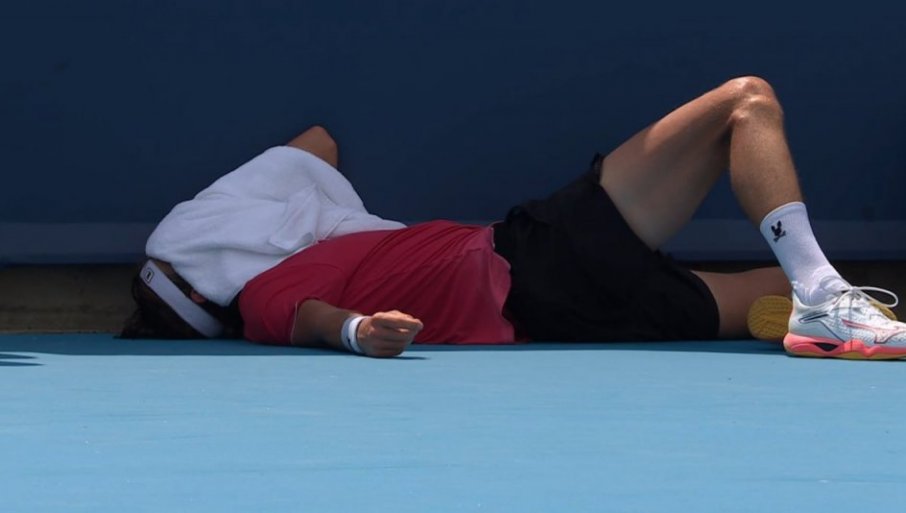 UAŽSNI PRIZORI NA TURNIRU U SINSINATIJU: Poznati teniser kolabirao tokom meča (FOTO/VIDEO)