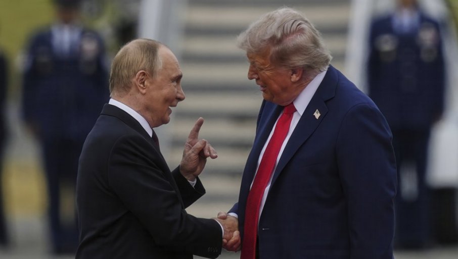 „ОДВРАТНО, СРАМОТНО И БЕСКОРИСНО“ Прва реакција Кијева на сусрет Трампа и Путина