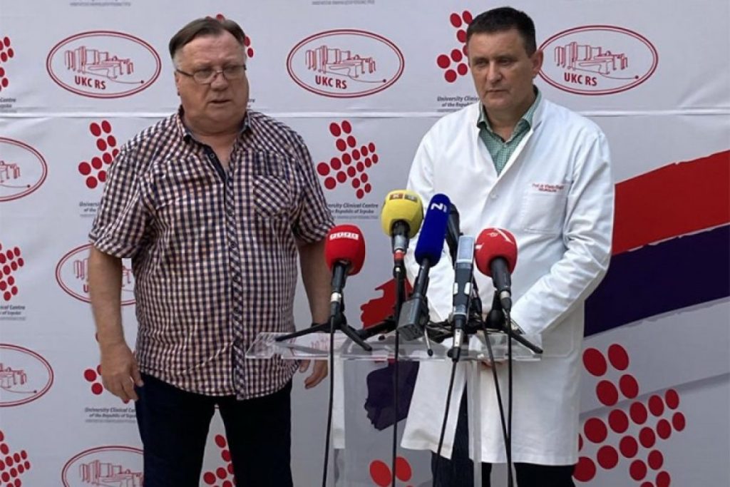 VLADO ĐAJIĆ POSJETIO HALIDA BEŠLIĆA U BOLNICI: Donio mu neskvakidašnji poklon (FOTO)