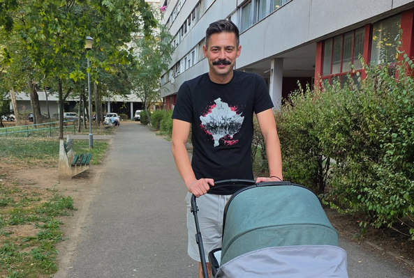 „NAŠA PRVA ŠETNJA“: Milan Vasić objavio emotivnu objavu sa svojim sinom Despotom (FOTO)