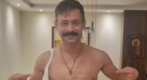 ГЛУМАЦ БАЦАО ПАРЕ МУЗИЦИ: Милан Васић прославио рођење сина (ФОТО)