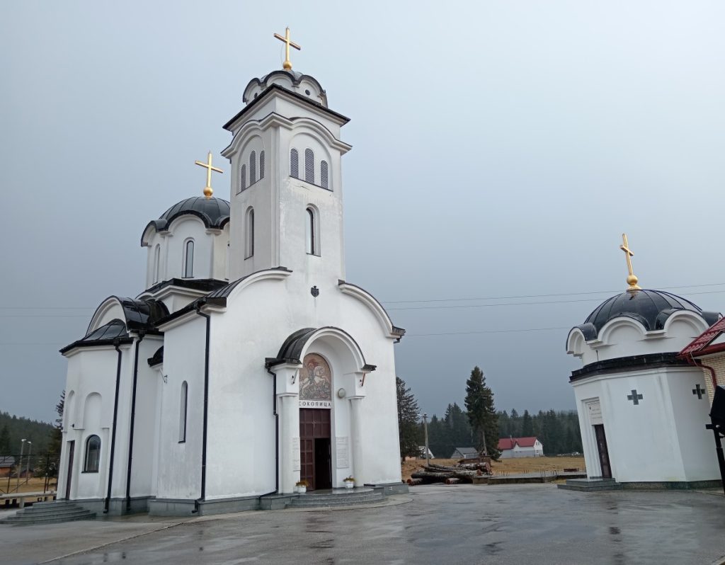 SOKOLICA DANAS SLAVI 20 GODINA POSTOJANJA: Manastir na Ravnoj Romaniji duhovno utočište Srbima