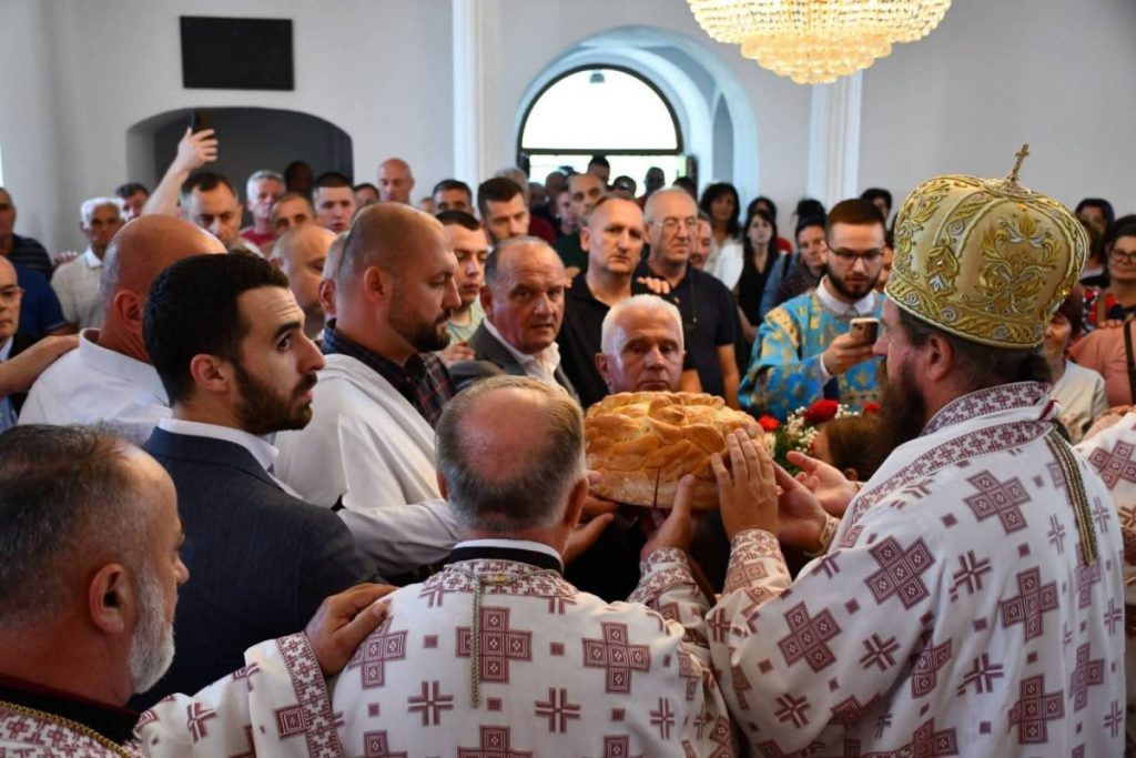 PREDSJEDNIKU SRPSKE PRIZNANJE ZA NESEBIČNU PODRŠKU: Dodik pomogao hram Svetog proroka Ilije u Bravsku (FOTO)