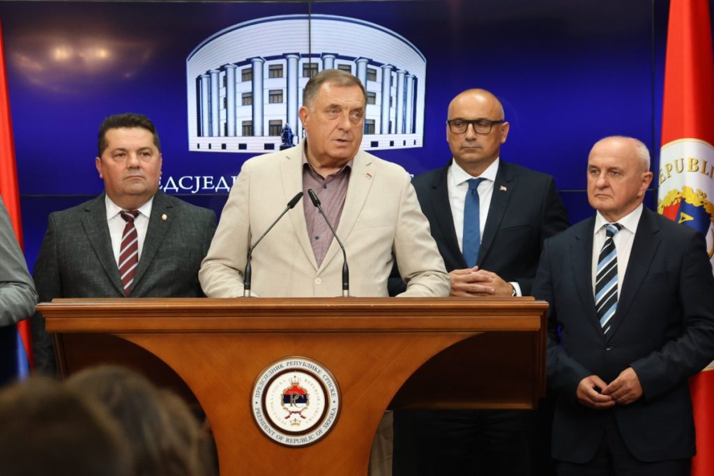 ODGOVOR DODIKA: Mandat mi je dao narod, referendum će odlučiti o funkciji koju obavljam (VIDEO)