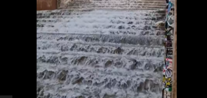 РИЈЕКЕ ВОДЕ ТЕКЛЕ НИЗ УЛИЦЕ: Снажно невријеме погодило Дубровник
