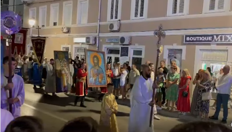 TREBINJE SLAVI KRSNU SLAVU: Ulicama grada krenula litija, učestvovao i Dodik (VIDEO)