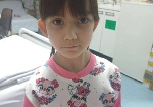 MALA JANA (8) IZ KOZARSKE DUBICE TREBA NAŠU POMOĆ: Bolesnoj djevojčici će otac donirati bubreg, ali tu nije kraj mukama (FOTO)