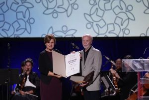 ТРАГОВИМА ПЕТРА КОЧИЋА ПУНИХ 60 ГОДИНА: Гојко Ђого добитник чувене „Кочићеве награде“ (ФОТО)