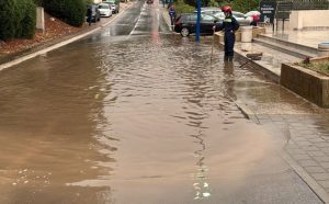 НЕУМ ПОД ВОДОМ: Застрашујући призори невремена