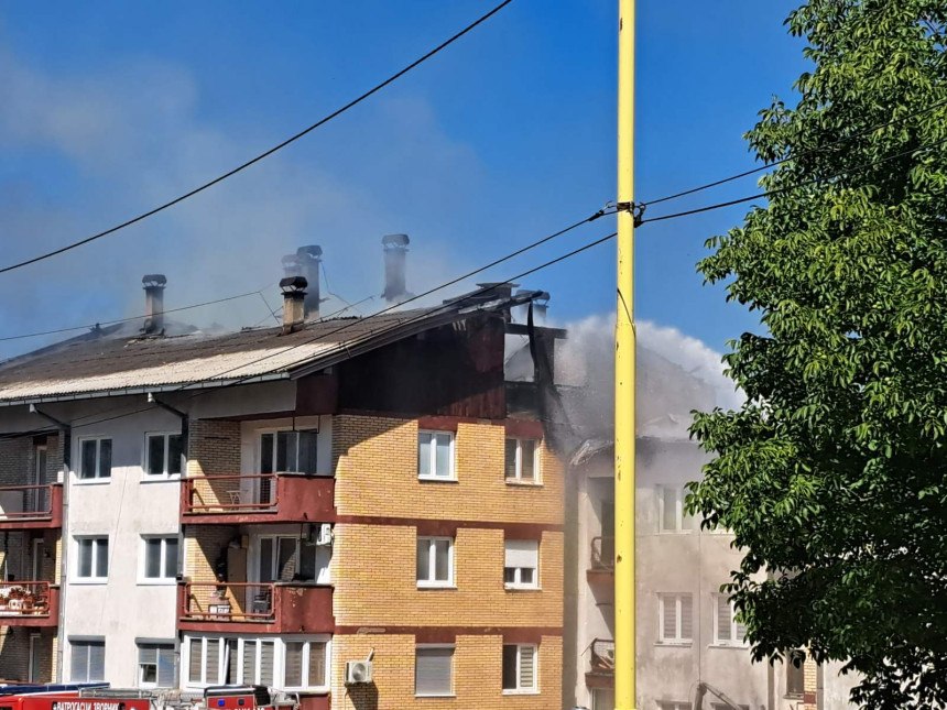 POMOĆ VLASNICIMA STANOVA KOJI SU GORJELI: Fond solidarnosti daje 150.000 KM opštini Vlasenica