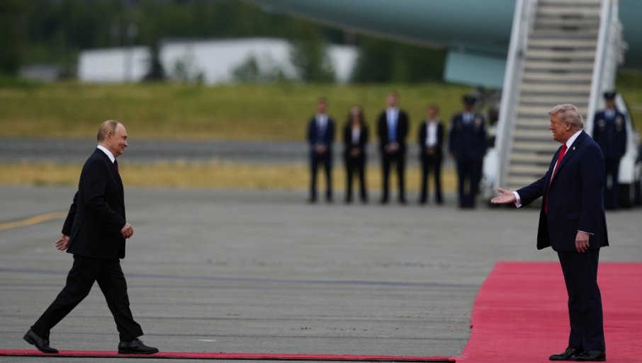 SASTANAK VIJEKA NA ALJASCI: Rukovali se Putin i Tramp (VIDEO)