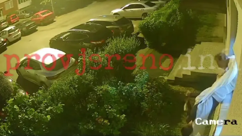 LOPOV SE UPETLJAO U ZAVJESU, PA VISIO SA PROZORA: Filmski pokušaj pljačke u Banjaluci, nadzorne kamere sve snimile (VIDEO)