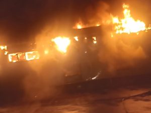 VELIKI POŽAR U SJEVERNOJ MAKEDONIJI: Vatrogasci zarobljeni u rastopljenom šećeru