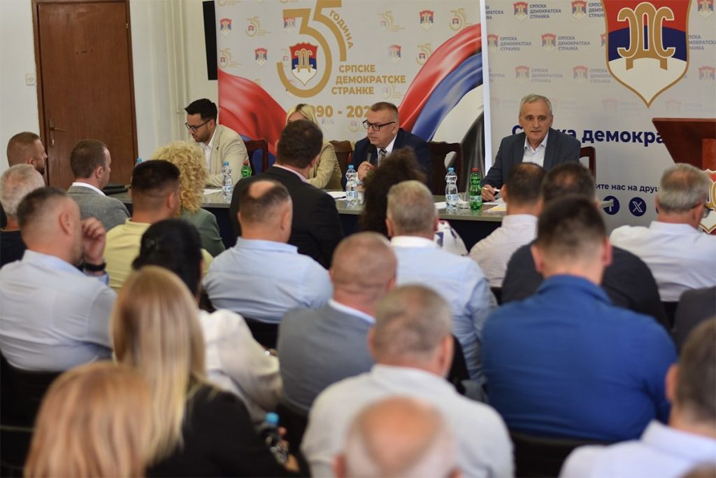 VIŠEČASOVNO ZASJEDANJE U DOBOJU: Ovo je odluka sa sjednice Glavnog odbora SDS