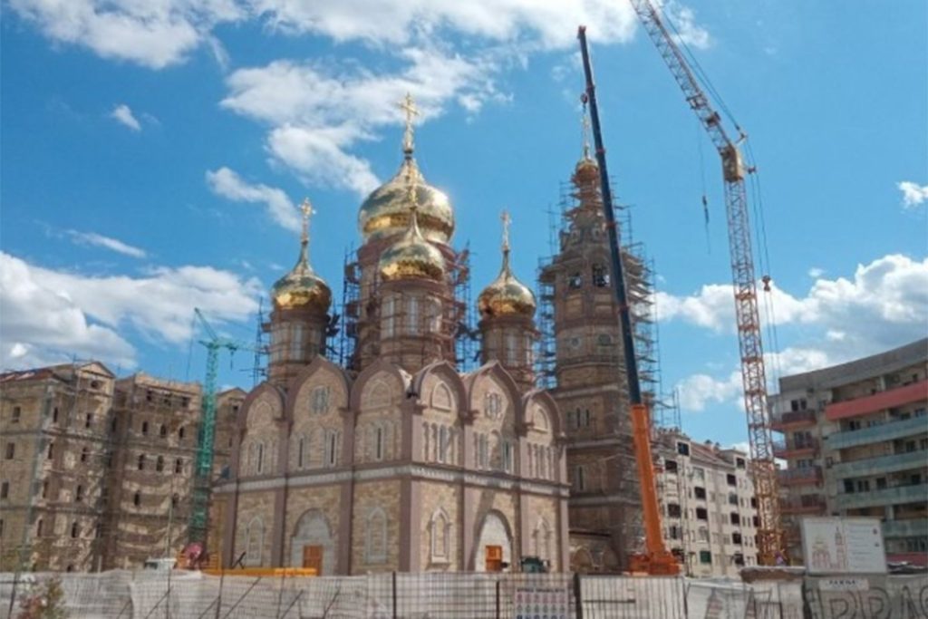 SRPSKO-RUSKI HRAM OTVARA VRATA VJERNICIMA: Prva liturgija u velelepnom zdanju u Banjaluci