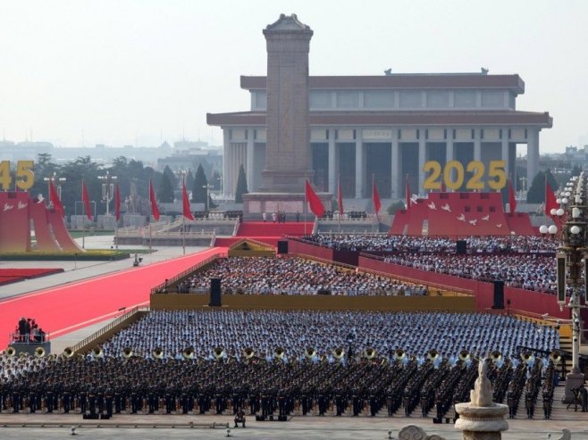 VOJNA PARADA U PEKINGU: Si predstavio novo naoružanje