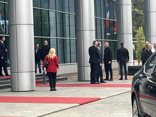 PREDSJEDNIK VLADE SRBIJE STIGAO U BANJALUKU: Sastanak sa Minićem
