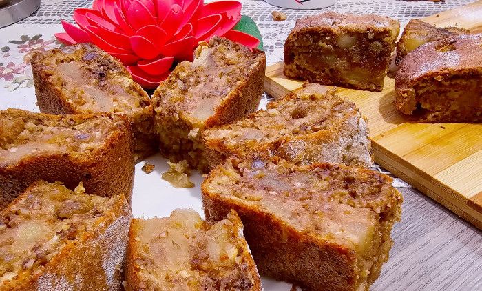 RECEPT ZA KOLAČ SA KARAMELIZOVANIM JABUKAMA I ORASIMA: Kolač koji obara sa nogu