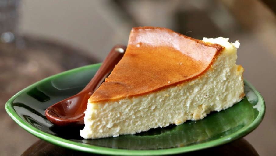 OVAJ KOLAČ JE NASTAO GREŠKOM, A DANAS GA SVI VOLE: Napravite čuveni San Sabastijan čizkejk (RECEPT)