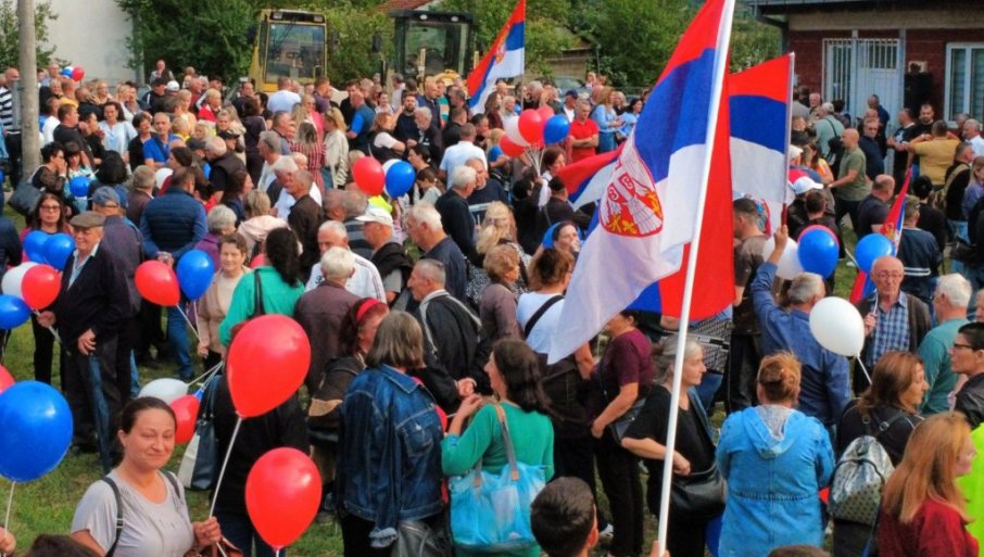 СКУПОВИ ШИРОМ СРБИЈЕ: Грађани се окупљају у 120 града