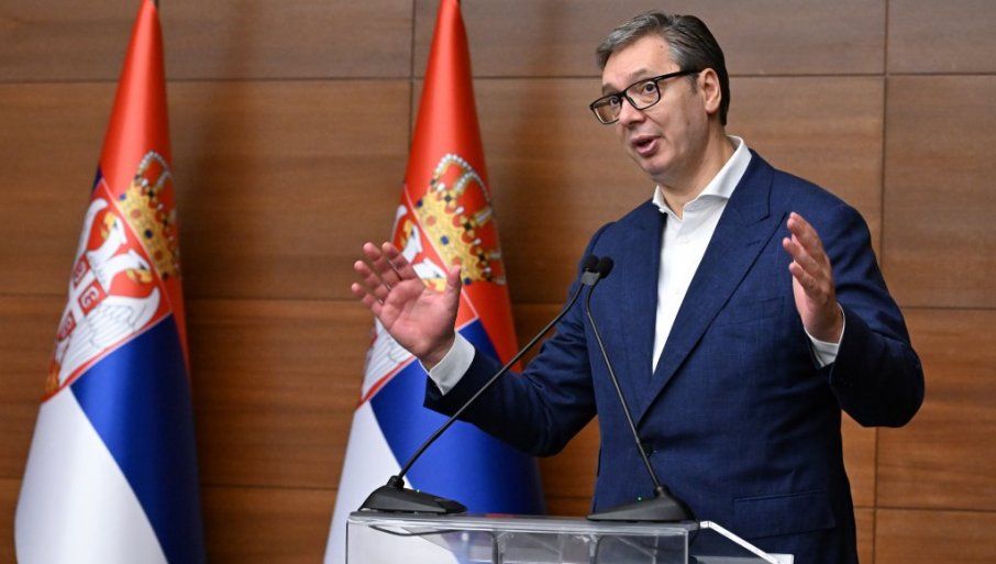„KOPAJU SE ROVOVI!“: Vučić upozorio da se cijeli svijet sprema na rat