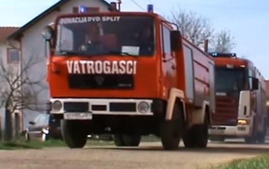 GORI FABRIKA STOLARIJE: Buknuo požar u Hrvatskoj, ugrožene i obližnje kuće