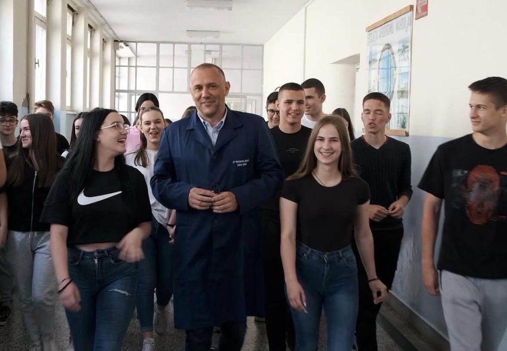TEHNIČKA ŠKOLA BANJALUKA OMOGUĆILA VAŽNU POGODNOST: Besplatno školovanje i nastavna sredstva za sve učenike (FOTO)