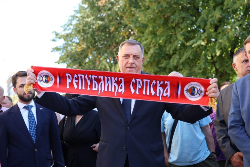 „NEMOJTE ODUSTAJATI“: Dodik poručio narodu – Vi ćete biti udarna radna pesnica na referendumu