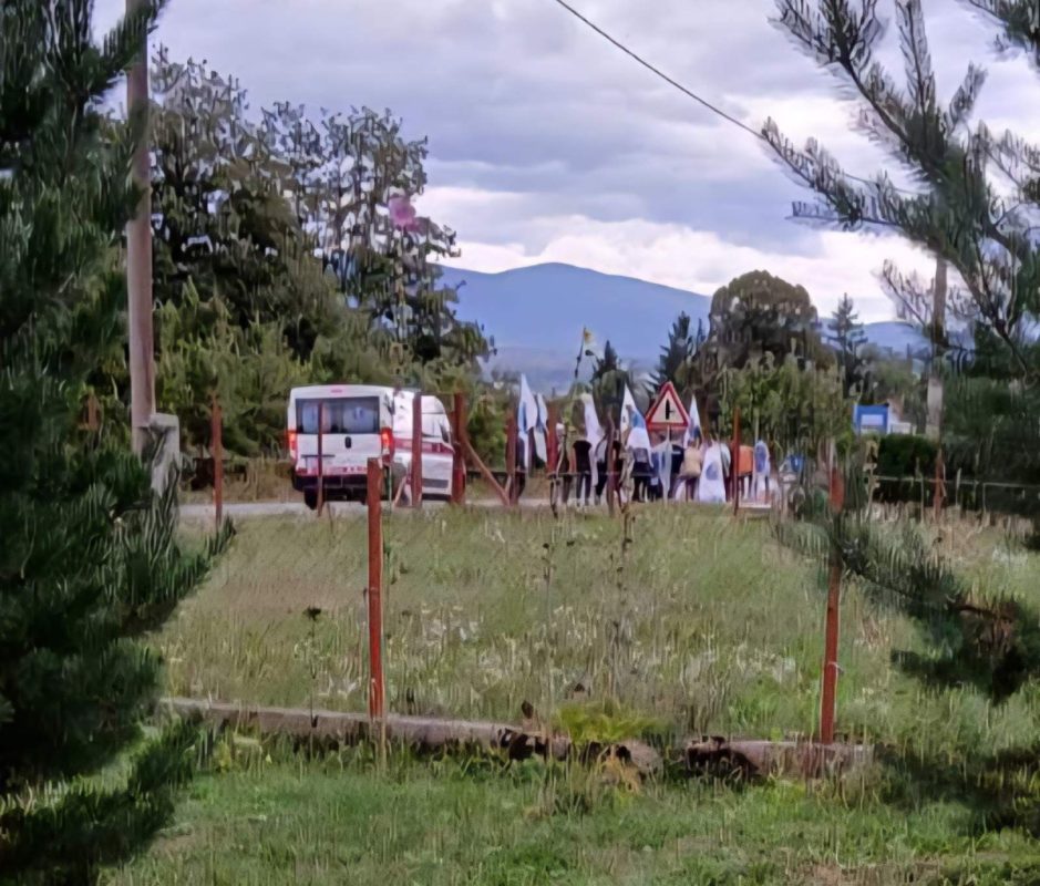 „АЛАХУ ЕКБЕР“ И РАТНЕ ЗАСТАВЕ ТЗВ. АРМИЈЕ БиХ У СРПСКОМ ПОВРАТНИЧКОМ СЕЛУ У ФЕДЕРАЦИЈИ: Још један покушај застрашивања Срба који су се вратили на вјековна огњишта у Босански Петровац