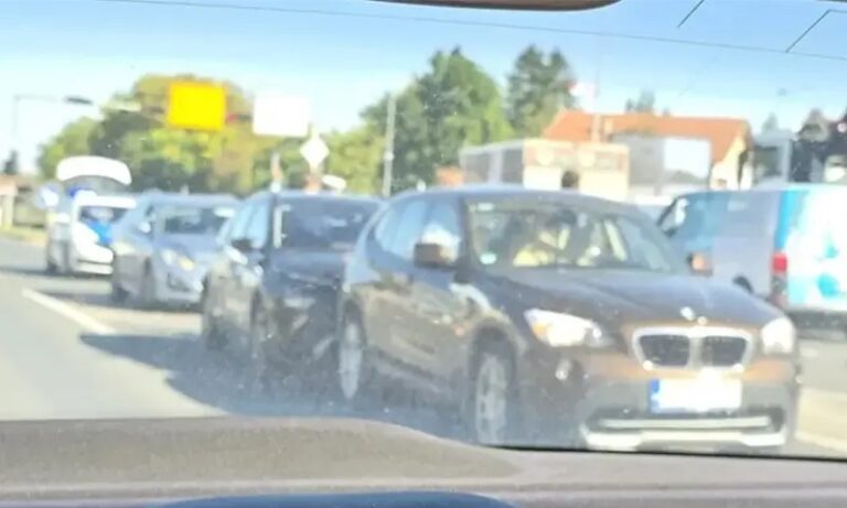 LANČANI SUDAR KOD „KRAMARA“: Policija na terenu