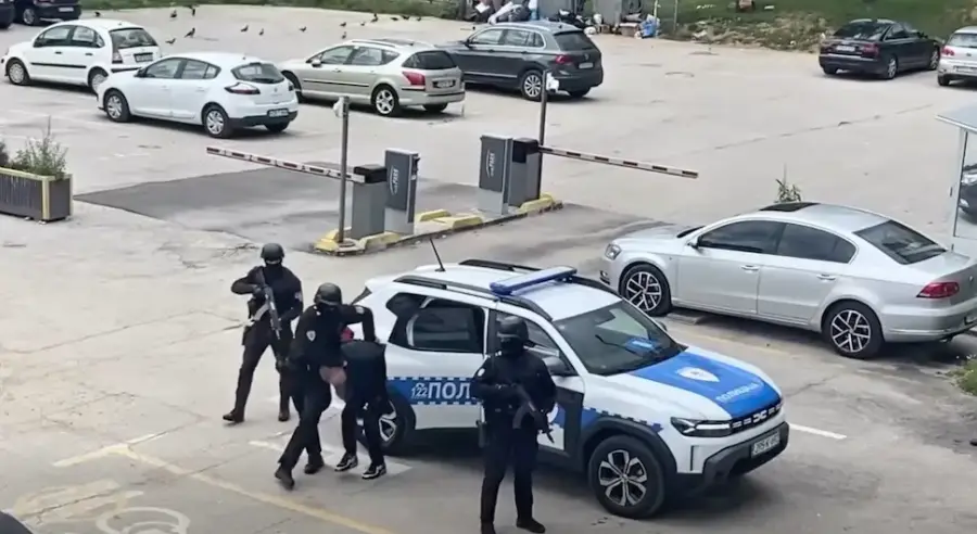 АКЦИЈА „ПРОЛОМ 3“ У СРПСКОЈ: Ухапшено неколико особа, пронађени дрога и оружје