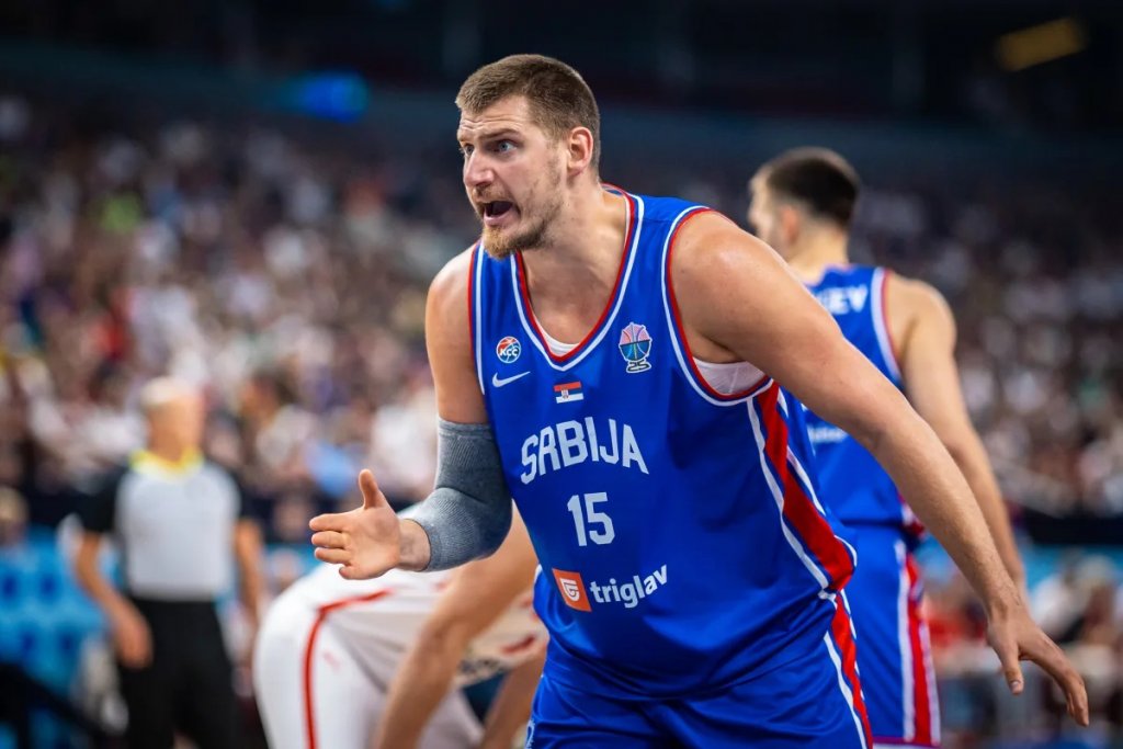 „KO JE OVDJE BEBA?“: Turci isprozivali Jokića, nacrtali karikaturu njega i Šenguna (FOTO)