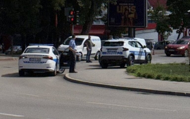 UDES U CENTRU BANJALUKE: Automobilom pokosio pješaka u kružnom toku