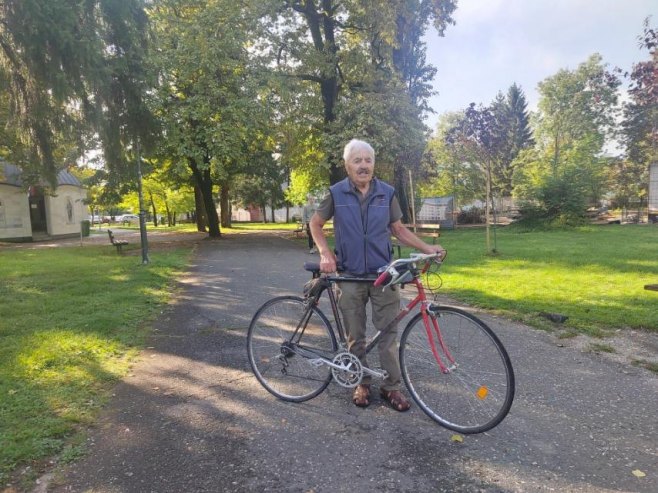 IMA 90 GODINA, A PREŠAO 300 KILOMATARA NA BICIKLU: Radoslav je dokaz da pozne godine nisu prepreka