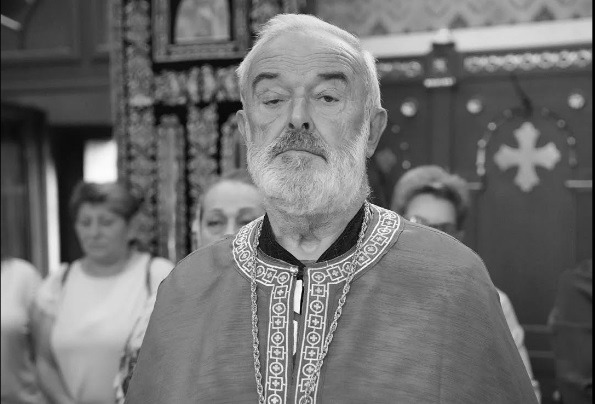 ПОГИНУО СВЕШТЕНИК СРЕТЕН МИТРОВИЋ: Страдао у тешкој саобраћајној несрећи код Угљевика (ФОТО)