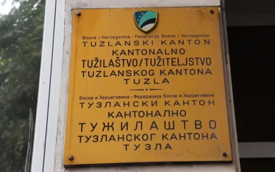 ЈЕЗИВИ ИСКАЗИ ЖРТАВА ИЗ ТУЗЛЕ: Инспектор малољетницама давао дрогу, полицајци уговарали муштерије