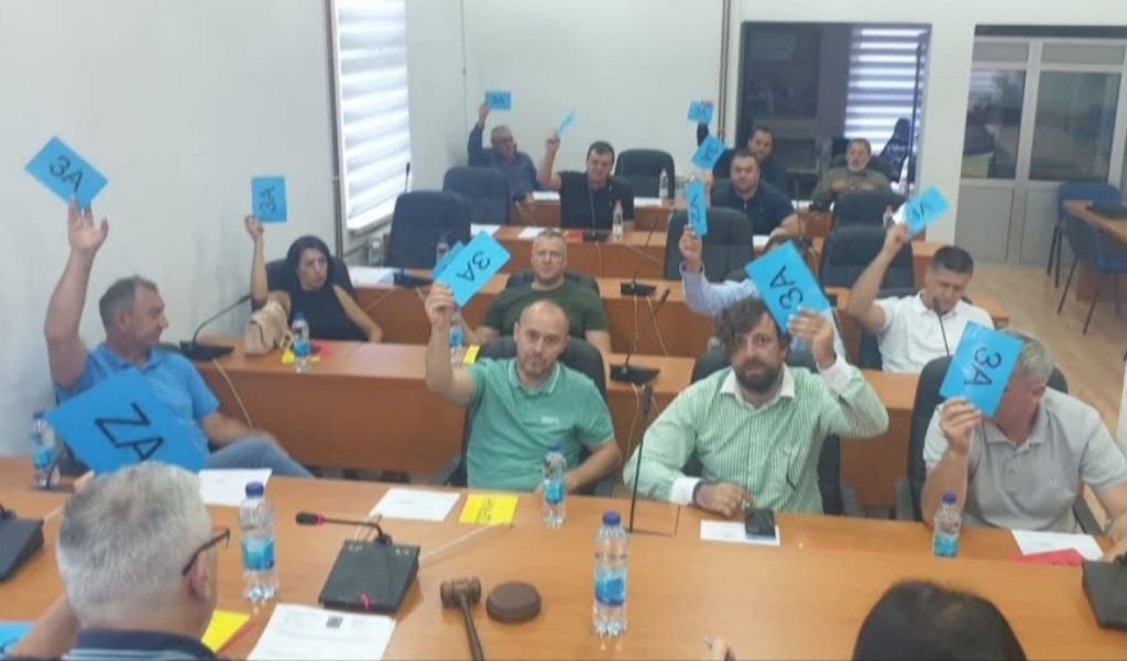 REKORDNO BRZO USVOJENA JEDINA TAČKA DNEVNOG REDA: SO Srebrnica podržala Deklaraciju Saveza opština i gradova povodom presude Dodiku
