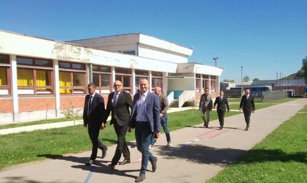 BANJAC: Obnova škole u Kostajnici jedan od glavnih prioriteta