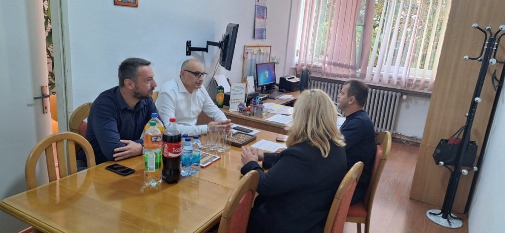 OBRAZOVANJE KAO PRIORITET: Banjac u posjeti školi „Sveti Sava“ u Kozarskoj Dubici