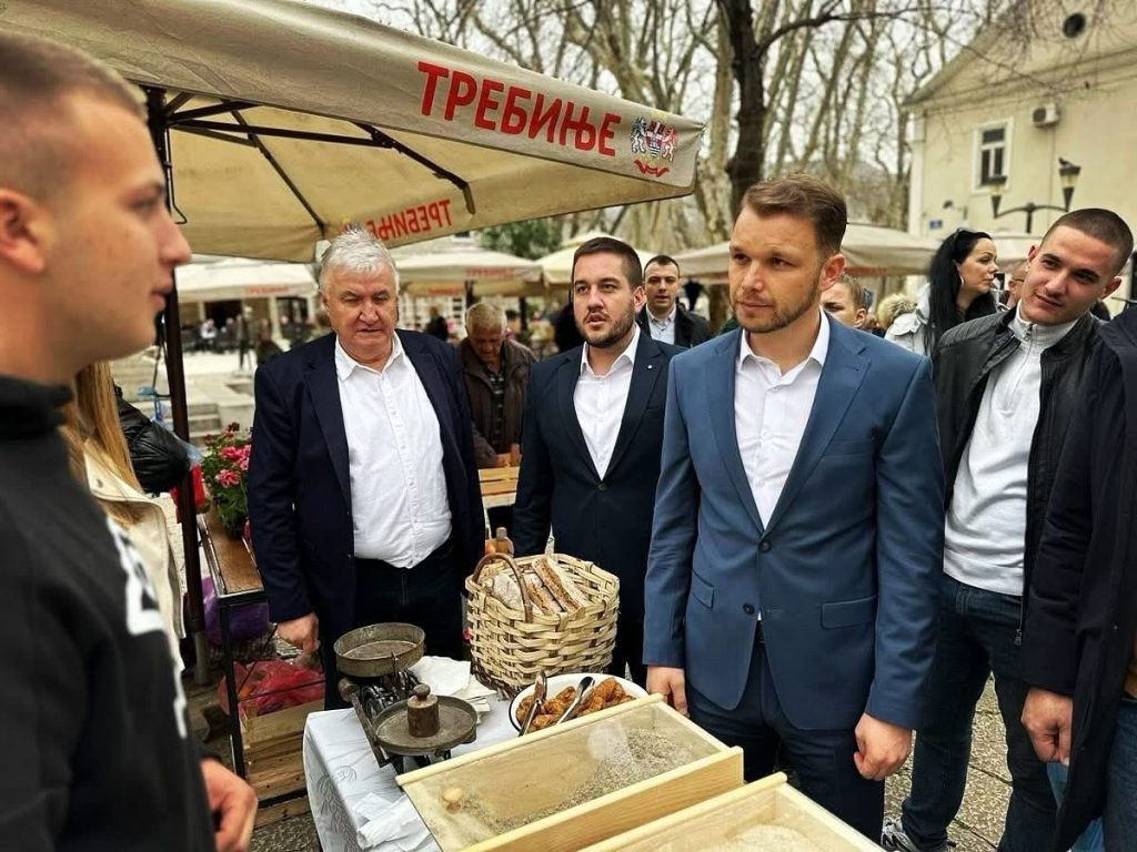 DRINIĆ I STANIVUKOVIĆ U POSJETI TREBINJU UKAZALI NA NERAD VLASTI: „Nema obećanih puteva i aerodroma“