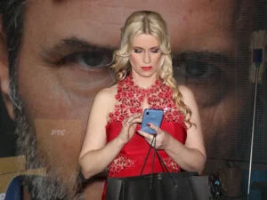 MJESECIMA KRILI VEZU: Nakon razvoda, Mina ljubi kolegu, prvi put javno progovorila o njihovoj vezi (FOTO)