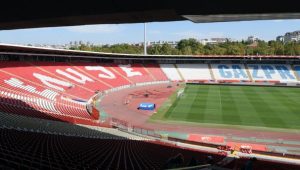 PUKLO JE U SVLAČIONICI! Trener ušao u sukob sa fudbalerima Crvene zvezde